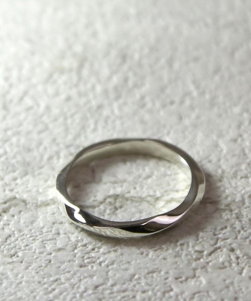 YArKA（ヤーカ）の「【YArKA/ヤーカ】silver925 twist ring [taif]/シルバー925 ツイストリング（リング・レディース・ブラック/シルバー/ゴールド・#13/#11/#15/#9/#7/#17/#21/#19）」の15枚目の写真