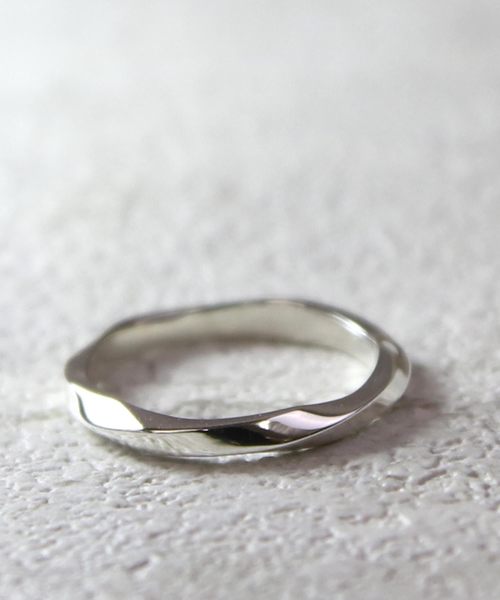YArKA（ヤーカ）の「【YArKA/ヤーカ】silver925 twist ring [taif]/シルバー925 ツイストリング（リング・レディース・ブラック/シルバー/ゴールド・#13/#11/#15/#9/#7/#17/#21/#19）」の16枚目の写真