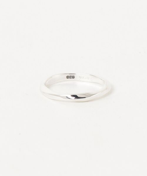 YArKA（ヤーカ）の「【YArKA/ヤーカ】silver925 twist ring [taif]/シルバー925 ツイストリング（リング・レディース・ブラック/シルバー/ゴールド・#13/#11/#15/#9/#7/#17/#21/#19）」の5枚目の写真