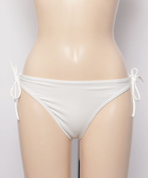 KOBE LETTUCE（コウベレタス）の「選べる3Typeビキニショーツ（水着・レディース・ブラック/オフホワイト/ピンク/イエロー/ホワイト系その他/ブラック系その他/イエロー系その他/ピンク系その他/ドット/チェック/ホワイト系その他2/ホワイト系その他3/ホワイト系その他4/ホワイト系その他5/ブラック系その他2/ブラック系その他3/ブラック系その他4/ブラック系その他5/ブラック系その他6/イエロー系その他2/ピンク系その他2・FREE）」の5枚目の写真