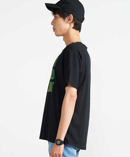 WEGO(ウィゴー)の「WEGO/グラデーションロゴTシャツ(Tシャツ/カットソー・メンズ・ブラック・MEDIUM/LARGE)」の5枚目の写真