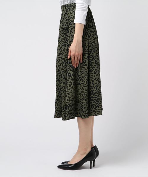 PUNYUS（プニュズ）の「レオパードロングスカート（スカート・レディース・ライトベージュ/カーキ・1/2/3/4）」の3枚目の写真