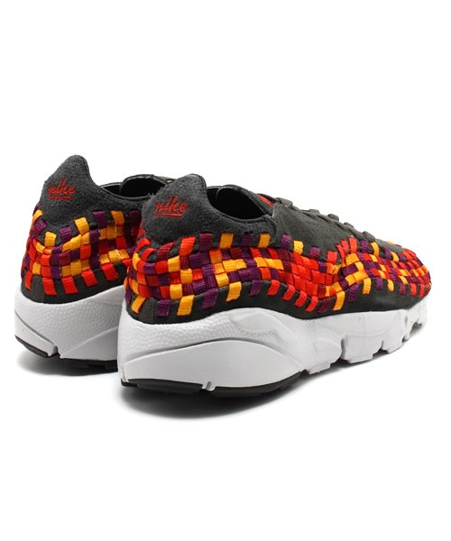 NIKE(ナイキ)の「ナイキ エア フットスケープ ウーブン モーション NIKE AIR FOOTSCAPE WOVEN MOTION(スニーカー・メンズ・ダークグレー/グレー/レッド・28cm/27.5cm/27cm/24cm/24.5cm/28.5cm/26.5cm)」の8枚目の写真