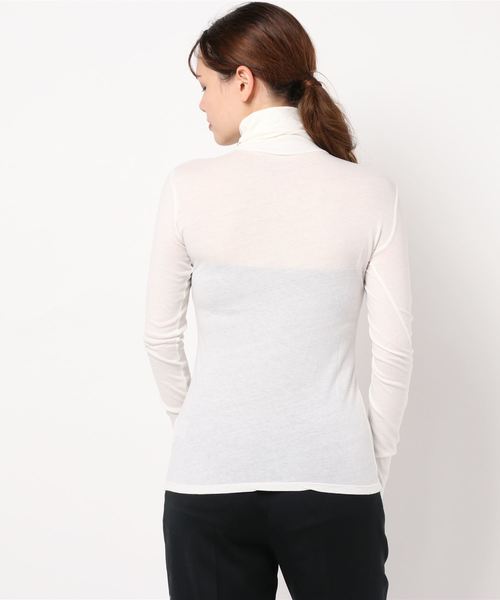 MAJESTIC FILATURES（マジェスティックフィラチュール）の「MAJESTIC FILATURES: カシミヤコットンタートルネック（Tシャツ/カットソー・レディース・ライトグレー/ネイビー/アイボリー・1）」の5枚目の写真