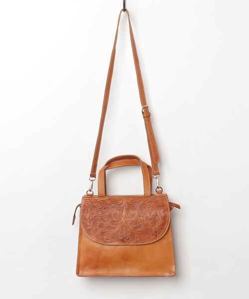 Le cheval aile（シュヴァルエレ）の「Le cheval aile gravure 2way shoulderbag シュヴァルエレ グラヴェル 2WAY手提げバッグ 手提げバッグ ハンドバッグ ショルダーバッグ CK008 レディース（ショルダーバッグ・レディース・キャメル・FREE）」の2枚目の写真
