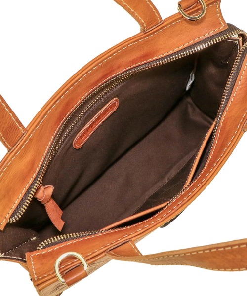 Le cheval aile（シュヴァルエレ）の「Le cheval aile gravure 2way shoulderbag シュヴァルエレ グラヴェル 2WAY手提げバッグ 手提げバッグ ハンドバッグ ショルダーバッグ CK008 レディース（ショルダーバッグ・レディース・キャメル・FREE）」の7枚目の写真