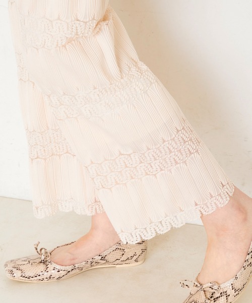 natural couture（ナチュラルクチュール）の「レーシープリーツリラックスパンツ（その他パンツ・レディース・アイボリー/ブラック/ミント・FREE）」の11枚目の写真