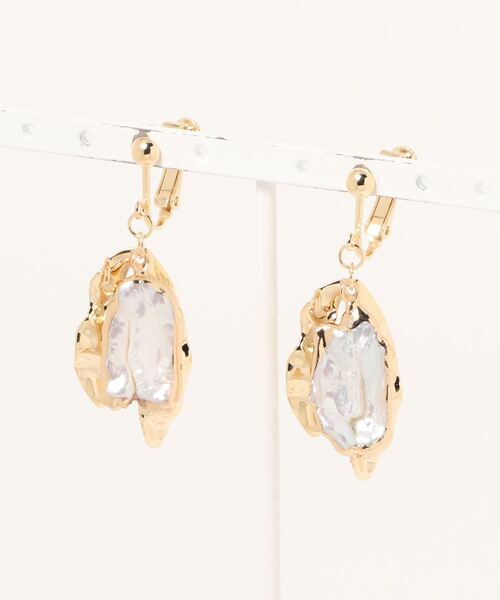 Kastane（カスタネ）の「クラッシュメタルリーフ型イヤリング（イヤリング・レディース・ゴールド/シルバー・FREE）」の7枚目の写真