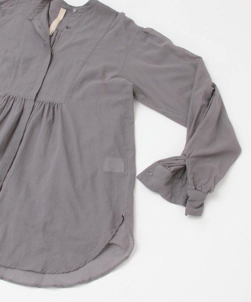 siiwa（シーワ）の「siiwa　コットンシルクバンドカラーシャツ（シャツ/ブラウス・レディース・ホワイト/グレー・ONE）」の5枚目の写真