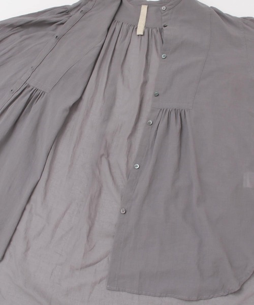 siiwa（シーワ）の「siiwa　コットンシルクバンドカラーシャツ（シャツ/ブラウス・レディース・ホワイト/グレー・ONE）」の7枚目の写真