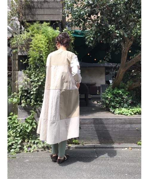 美品✨BEARDSLEY パッチワーク柄ワンピース 羽織り ガウン風 F レディース 大人 上品 パッチワーク風柄合わせのロング
