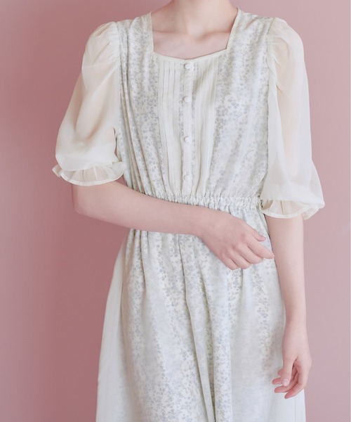 OLIVE des OLIVE(オリーブデオリーブ)の「2枚重ねスクエアネックピンタックワンピース(ワンピース・レディース・オフホワイト/ライトブラウン/ラベンダー・FREE)」の16枚目の写真