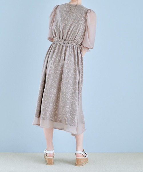 OLIVE des OLIVE(オリーブデオリーブ)の「2枚重ねスクエアネックピンタックワンピース(ワンピース・レディース・オフホワイト/ライトブラウン/ラベンダー・FREE)」の5枚目の写真