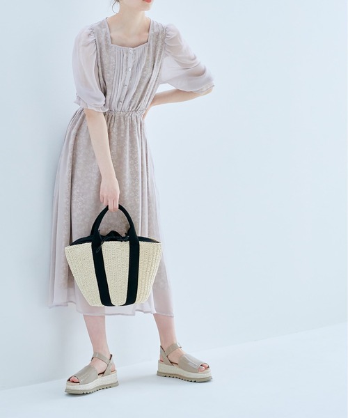 OLIVE des OLIVE(オリーブデオリーブ)の「2枚重ねスクエアネックピンタックワンピース(ワンピース・レディース・オフホワイト/ライトブラウン/ラベンダー・FREE)」の10枚目の写真