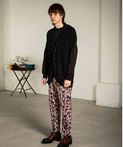 OURET（オーレット）の「OURET/オーレット/ローゲージストレッチ カノコラウンドカーディガン/2021-2022 AUTUMN&WINTER EXHIBITION 先行受注（カーディガン/ボレロ・メンズ・ブラック/グレー・1/2/3）」の11枚目の写真