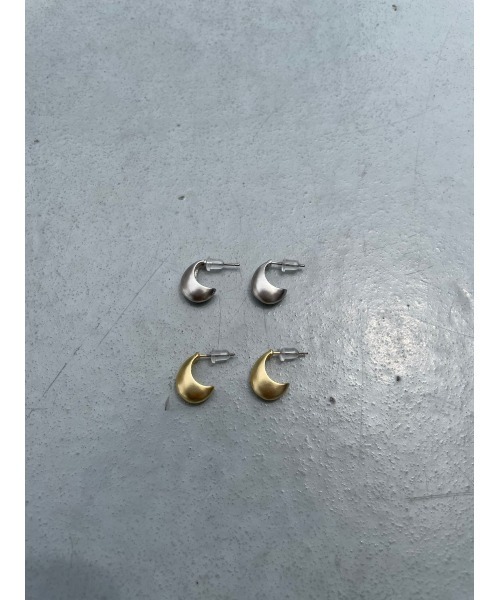 FIG&VIPER(フィグアンドバイパー)の「スモールフープピアス(ピアス(両耳用)・レディース・シルバー/ゴールド・FREE)」の4枚目の写真