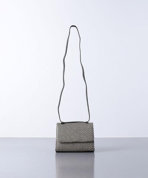 UNITED ARROWS（ユナイテッドアローズ）の「UWC PP COMBI フラップ ショルダーバッグ◆（ショルダーバッグ・レディース・ブラック/ベージュ・FREE）」の2枚目の写真