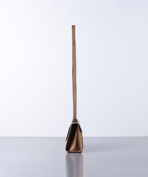 UNITED ARROWS（ユナイテッドアローズ）の「UWC PP COMBI フラップ ショルダーバッグ◆（ショルダーバッグ・レディース・ブラック/ベージュ・FREE）」の4枚目の写真