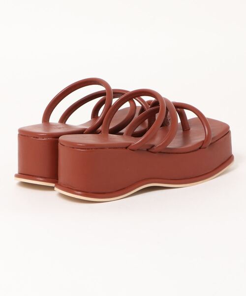 KOBE LETTUCE(コウベレタス)の「プラットフォームナローストリングサンダル(サンダル・レディース・ホワイト系その他/キャメル/ブラック・L/LL/M/S)」の11枚目の写真