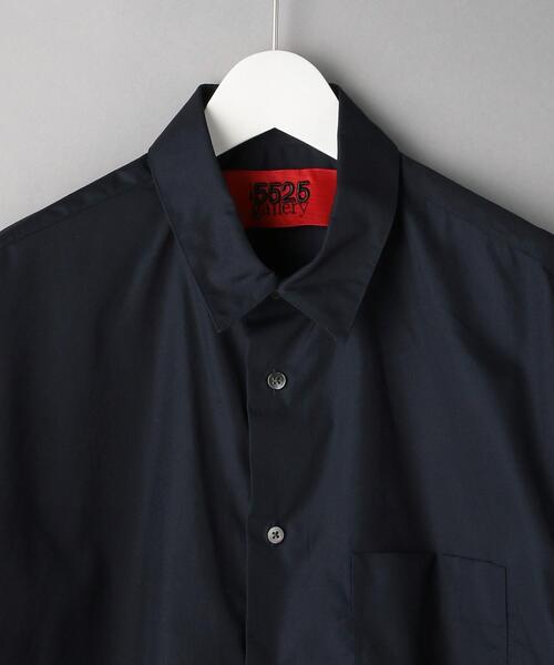 5525Gallery（ゴーゴーニーゴーギャラリー）の「【別注】 ＜5525gallery（5525ギャラリー）＞ REG SSL /シャツ（シャツ/ブラウス・メンズ・ホワイト/ネイビー・LARGE）」の4枚目の写真