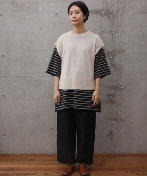 aimer le mieux（エメルミュー）の「aimer リネン混　サイド釦ベスト（ニット/セーター・レディース・ブラック/グレー/アイボリー・FREE）」の4枚目の写真