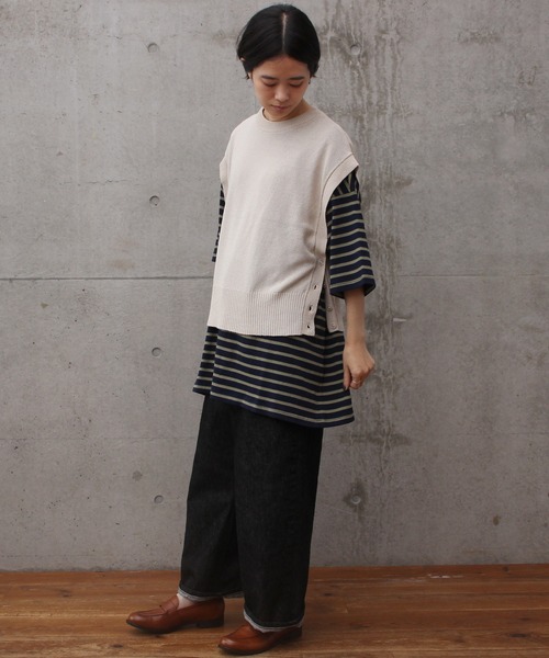 aimer le mieux（エメルミュー）の「aimer リネン混　サイド釦ベスト（ニット/セーター・レディース・ブラック/グレー/アイボリー・FREE）」の7枚目の写真
