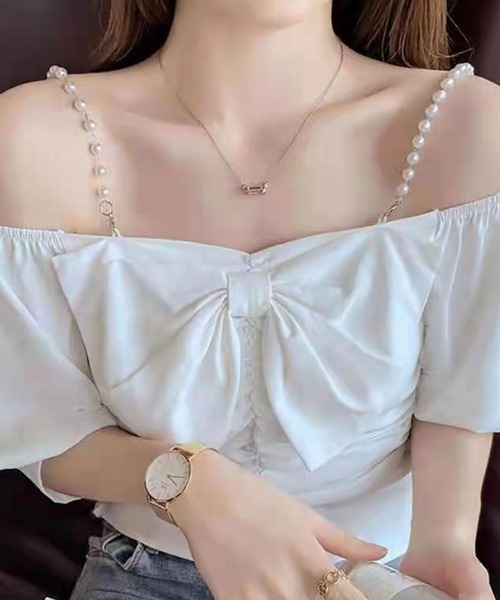 SPIGA（スピーガ）の「肩紐パールオフショルリボンTOPS（シャツ/ブラウス・レディース・ホワイト/ブルー/ブラック・FREE）」の2枚目の写真