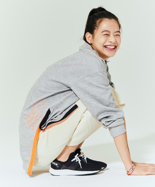 NEW BALANCE（ニューバランス）の「Achiever フリース スウェットシャツ（スウェット・レディース・ブラック/グレー・SMALL/MEDIUM/LARGE/X-LARGE）」の2枚目の写真