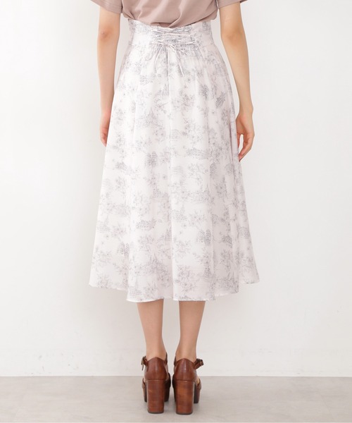 JILL by JILL STUART(ジルバイジルスチュアート)の「◇トワルドジュイプリントスカート(スカート・レディース・ホワイト/ボルドー/ブルー・SMALL/MEDIUM)」の4枚目の写真