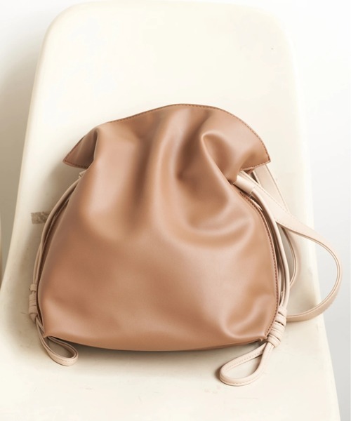 earth music&ecology（アースミュージックアンドエコロジー）の「結び目巾着ショルダーバッグ（ショルダーバッグ・レディース・ブラウン/ブラック/ボルドー/グリーン・FREE）」の3枚目の写真