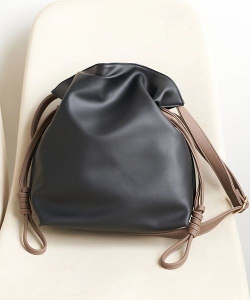 earth music&ecology（アースミュージックアンドエコロジー）の「結び目巾着ショルダーバッグ（ショルダーバッグ・レディース・ブラウン/ブラック/ボルドー/グリーン・FREE）」の2枚目の写真