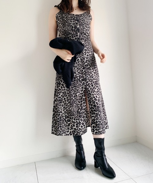 Loueme(ルエム)の「レオパード柄スリットキャミワンピース(ワンピース・レディース・ブラック・FREE)」の8枚目の写真