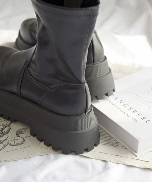 NOFALL(ノーフォール)の「トラックソールストレッチショートブーツ(ブーツ・レディース・ブラック・LL/3L/SS/S/M/L)」の5枚目の写真