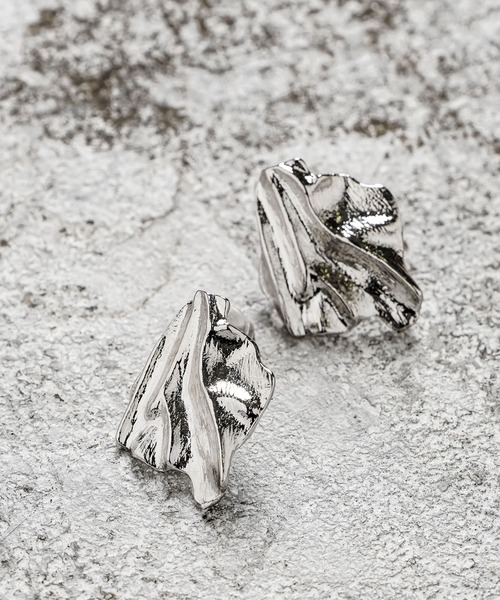 Newlyme（ニューリーミー）の「ストライプウェーブピアスorイヤリング（ピアス（両耳用）・レディース・シルバー/ゴールド/シルバー系その他/ゴールド系その他・FREE）」の11枚目の写真