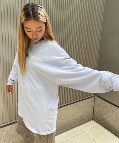 ROXY(ロキシー)の「【ZOZO限定アイテム】OVAL LONGSLEEVE TEE/ロキシー長袖バックプリントロンT(Tシャツ/カットソー・レディース・ブラック/ホワイト/パープル・FREE)」の11枚目の写真