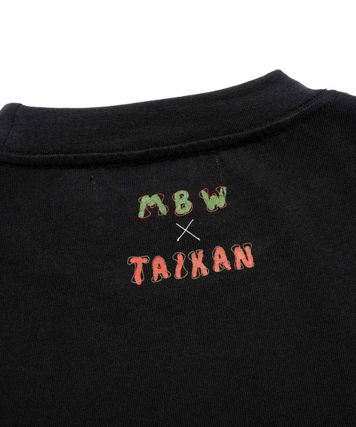 TAIKAN（テイケン）の「【TAIKAN / テイケン】MADE BY WE (BLM) T BLACK  / グラフィックTシャツ（Tシャツ/カットソー・メンズ・ブラック・LARGE/X-LARGE/MEDIUM/SMALL）」の5枚目の写真