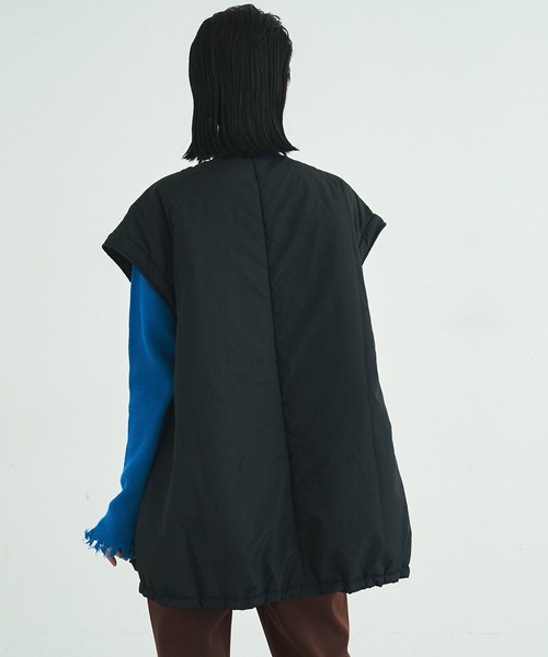 VACANCY（ヴァカンシー）の「モンスター袖マルチ２wayライトダウン中綿コート（その他アウター・レディース・ブラック/グレイッシュベージュ・FREE）」の5枚目の写真