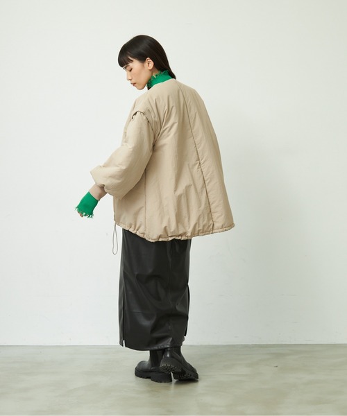 VACANCY（ヴァカンシー）の「モンスター袖マルチ２wayライトダウン中綿コート（その他アウター・レディース・ブラック/グレイッシュベージュ・FREE）」の16枚目の写真