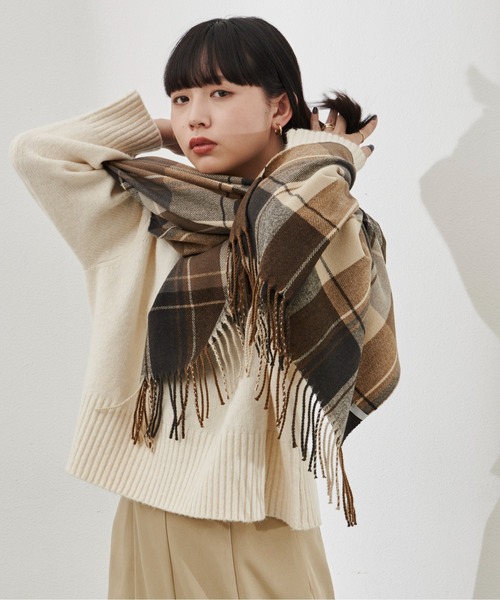 Aunt Marie's（アントマリーズ）の「チェック柄大判ストール（ストール/ショール・レディース・ブラック/ブルー・FREE）」の7枚目の写真