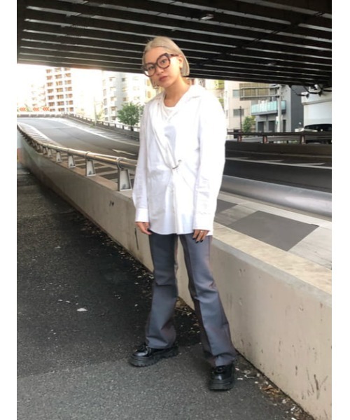 THROW by SLY(スローバイスライ)の「THROW HW C/P FLARE PT ハイウエスト センタープレス フレアパンツ(スラックス・レディース・ブラウン/ベージュ・1/0)」の19枚目の写真