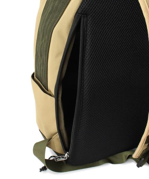 SHOO・LA・RUE（シューラルー）の「◆カラビナ付き VIAGGIOリュック（バックパック/リュック・レディース・チャコールグレー/ライトベージュ/ピンク系/カーキ系4・00）」の13枚目の写真
