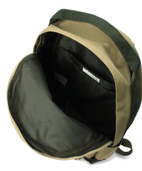 SHOO・LA・RUE（シューラルー）の「◆カラビナ付き VIAGGIOリュック（バックパック/リュック・レディース・チャコールグレー/ライトベージュ/ピンク系/カーキ系4・00）」の16枚目の写真