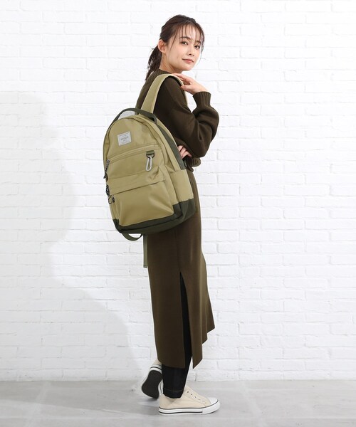 SHOO・LA・RUE（シューラルー）の「◆カラビナ付き VIAGGIOリュック（バックパック/リュック・レディース・チャコールグレー/ライトベージュ/ピンク系/カーキ系4・00）」の14枚目の写真