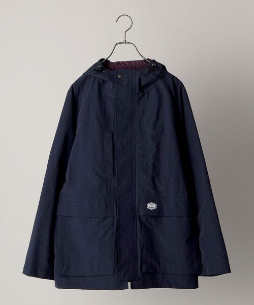 SHIPS（シップス）の「【WEB限定】SHIPS: 〈撥水加工〉 スタイリッシュ ロゴ ワッペン リラックスフィット ナイロン マウンテンパーカー（マウンテンパーカー・メンズ・ブラック/グレー/ネイビー/オリーブ・SMALL/LARGE/MEDIUM）」の6枚目の写真