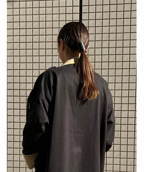 SLY(スライ)の「V/LEATHER ROPE HAIR CUFF ヴィーガンレザー ロープ ヘアカフ(バレッタ/ヘアクリップ・レディース・アイボリー/ブラック・FREE)」の14枚目の写真