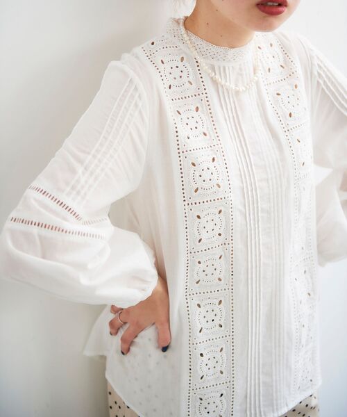 le.coeur blanc（ルクールブラン）の「エンブロイダリーピンタックブラウス（シャツ/ブラウス・レディース・オフホワイト/ブラック・38）」の20枚目の写真