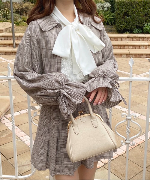 apres jour（アプレジュール）の「【セットアップ可能】アソートショートジャケット【ZOZOTOWN限定アイテム】（テーラードジャケット・レディース・ピンクベージュ/ブラウン系その他/ブラック系その他/ブラック/ベージュ・X-LARGE/フリー）」の4枚目の写真