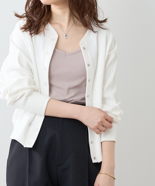 natural couture（ナチュラルクチュール）の「オールシーズン着用できる！カップ付きテレコリブキャミソール（キャミソール・レディース・ブラック/オフホワイト/ピンクベージュ/グリーン・FREE）」の4枚目の写真