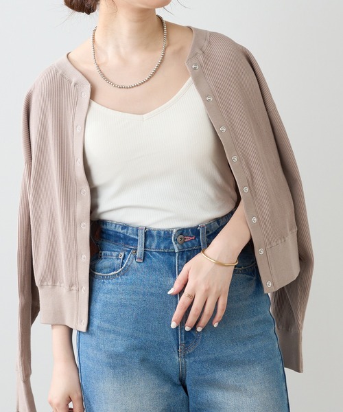 natural couture（ナチュラルクチュール）の「オールシーズン着用できる！カップ付きテレコリブキャミソール（キャミソール・レディース・ブラック/オフホワイト/ピンクベージュ/グリーン・FREE）」の2枚目の写真