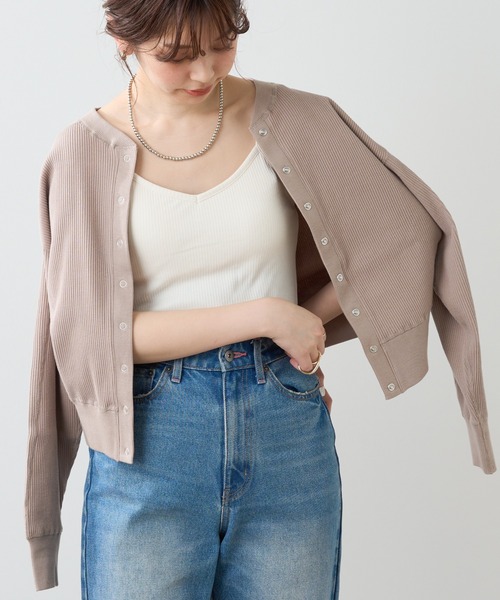 natural couture（ナチュラルクチュール）の「オールシーズン着用できる！カップ付きテレコリブキャミソール（キャミソール・レディース・ブラック/オフホワイト/ピンクベージュ/グリーン・FREE）」の14枚目の写真